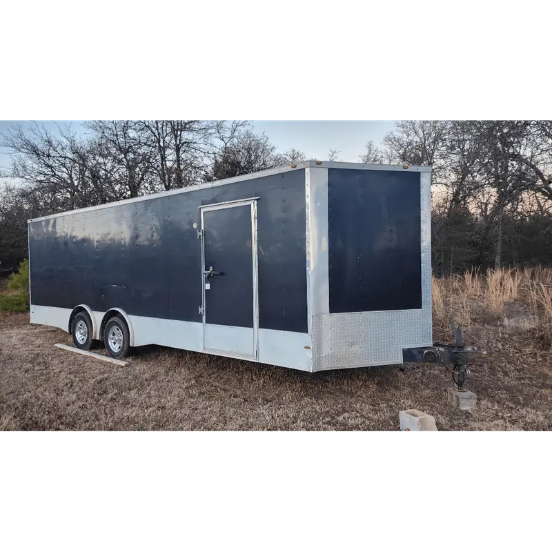 24 enclosed trailer in Newalla, Oklahoma