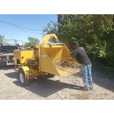 Wood chipper 9 capacity diesel brush cutter in Newalla, Oklahoma